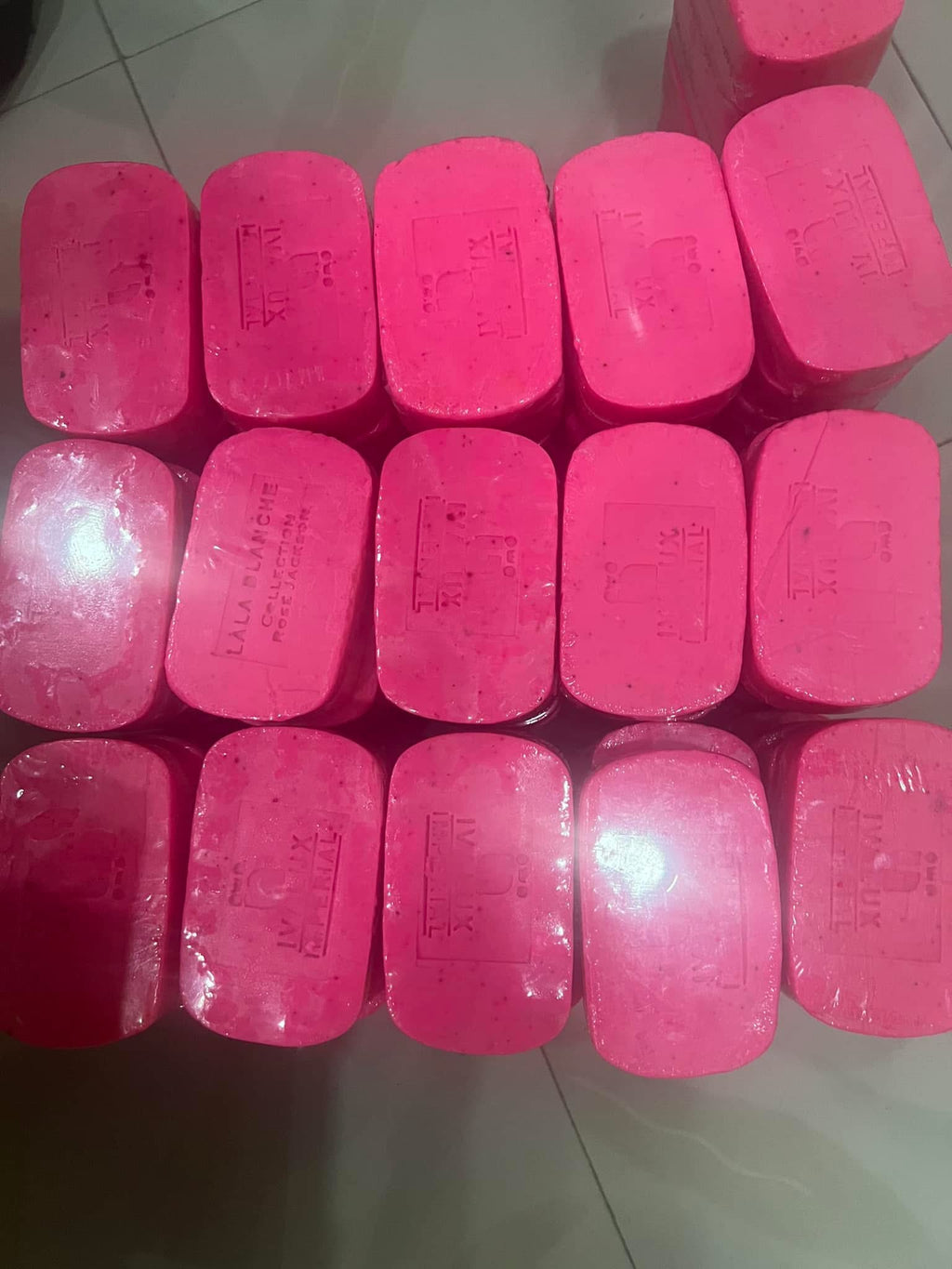 Lala Blanche – Savon Éclaircissant 24h Chrono | Peau plus Claire, Lisse et Lumineuse